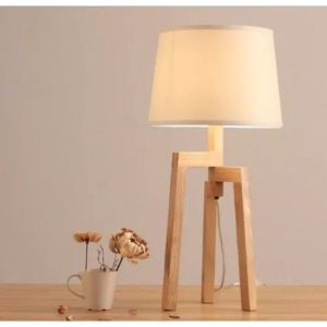 LÁMPARA DE MESA 3 BRAZOS DE MADERA