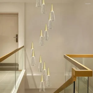 Lámpara doble altura de techo elegante con múltiples colgantes cónicos