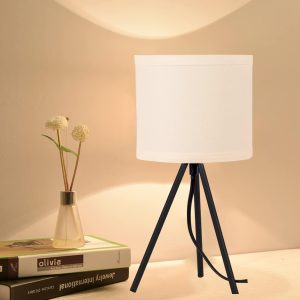 Lámpara de mesa Trípode moderna trípode y pantalla de tela blanca