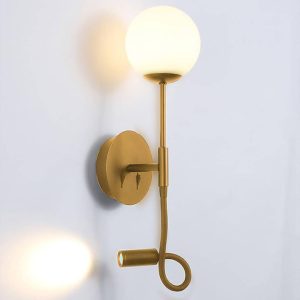 Aplique de pared con brazo flexible y acabado dorado