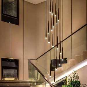 LÁMPARA DECORATIVA DOBLE ALTURA tubular negra para escalera